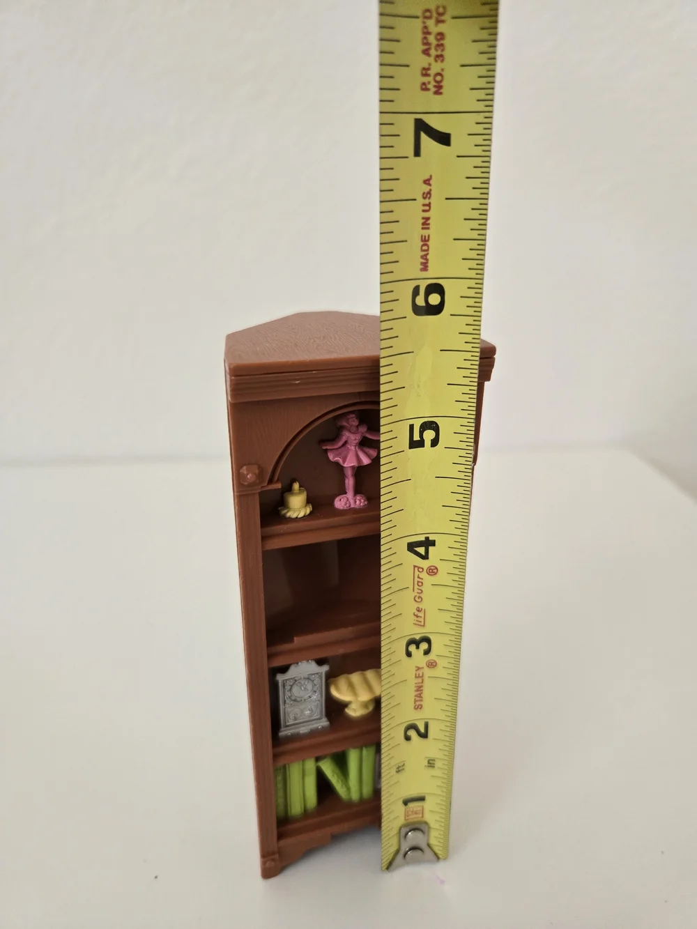 Fisher Price Loving Family Dollhouse Brown Corner Bookshelf Curio Cabinet TOY